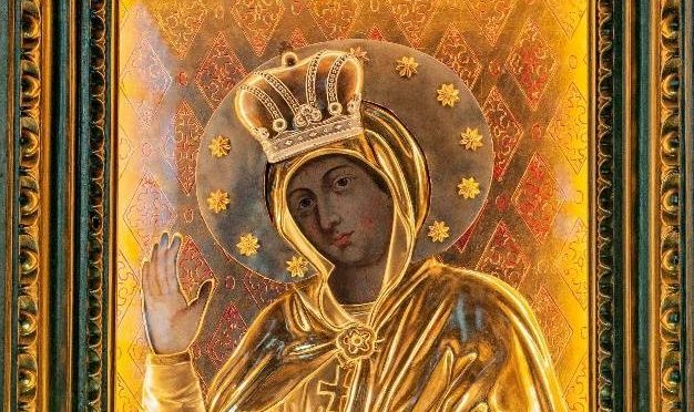 Modlitba pred milostivým obrazom Panny Márie Obišovskej